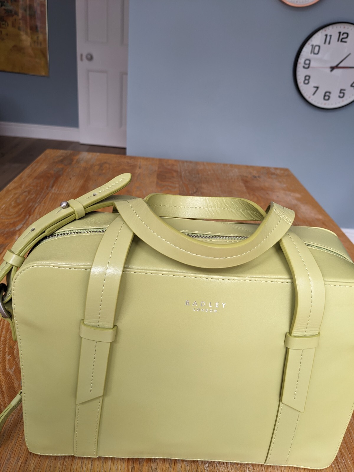 Beautiful Rectangular shaped tote leather shoulde… - image 20