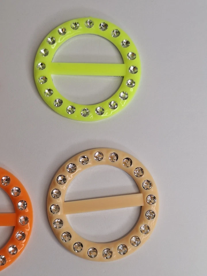 Camiseta vintage de los años 90 de plástico con estrás hebilla de nudo de corbata lateral Y2K Rave Foto 4 de 4