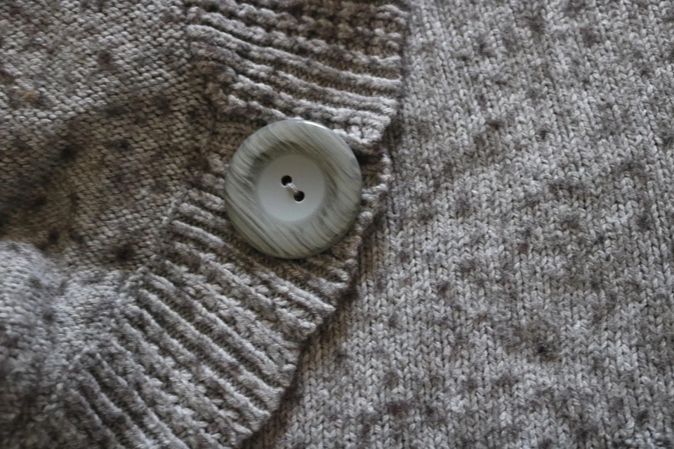 Cárdigan para mujer Dressbarn frente abierto gris talla S pequeño Foto 2 de 4