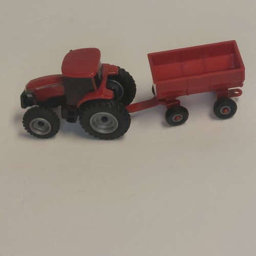 1:64 Case Combine Farm Equipment - Picture 2 of 10