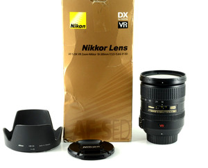 Nikon AF-S DX VR 18-200mm f/3.5-5.6 Nice condition, UK seller Boxed