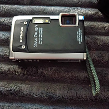 Olympus Stylus Tough 14MP 5x Zoom Water Shockproof Camera Black/Silver /Charger