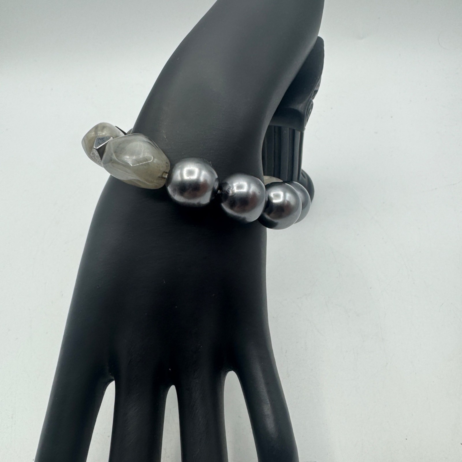 Stretchable Beaded Bracelet With Gray Acrylic and… - image 3