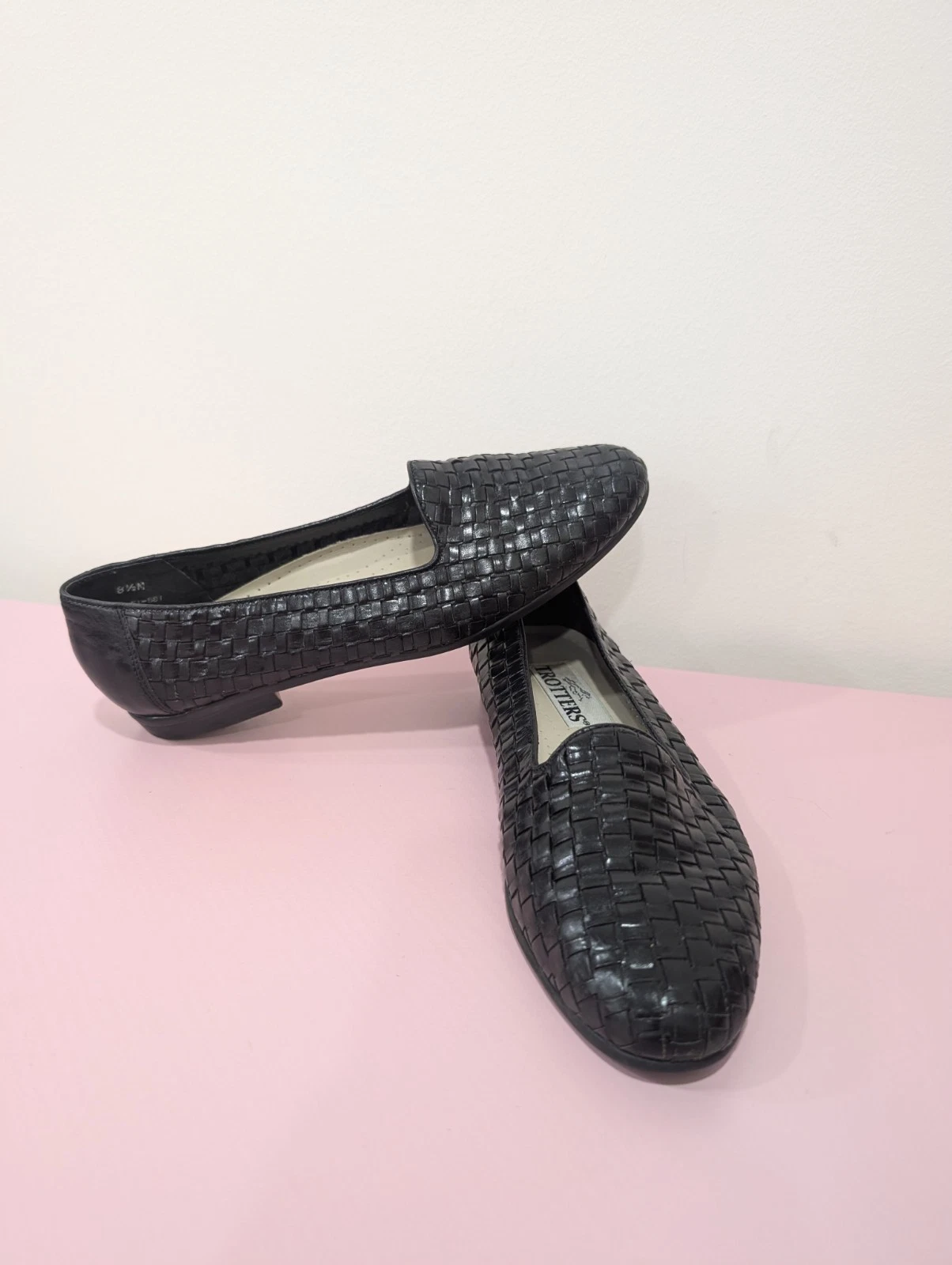 Trotters Liz Woven Leather Loafer Black Slip On Dress Shoe Comfort Women 8.5M