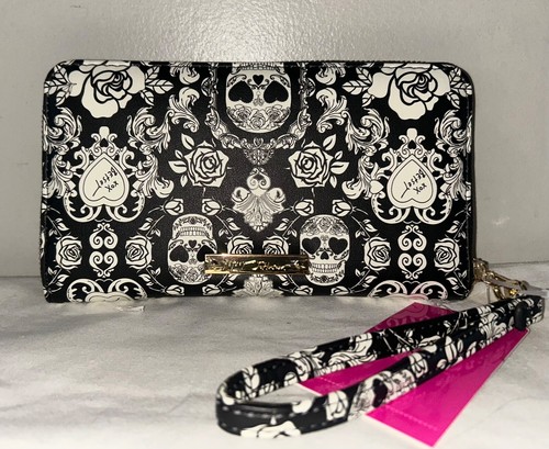 NEW! NWT BETSEY JOHNSON Skull Zip Around Wristlet Wallet XOZIPP Black/White - Picture 3 of 4