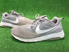 Men's Nike Air Max Motion Low Gray Shoes 833260-011 Size 8.5 Pre Owned