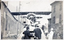 CPA 38 GRENOBLE CARTE PHOTO FIGURANT LE CARNAVAL AVEC UN AVION