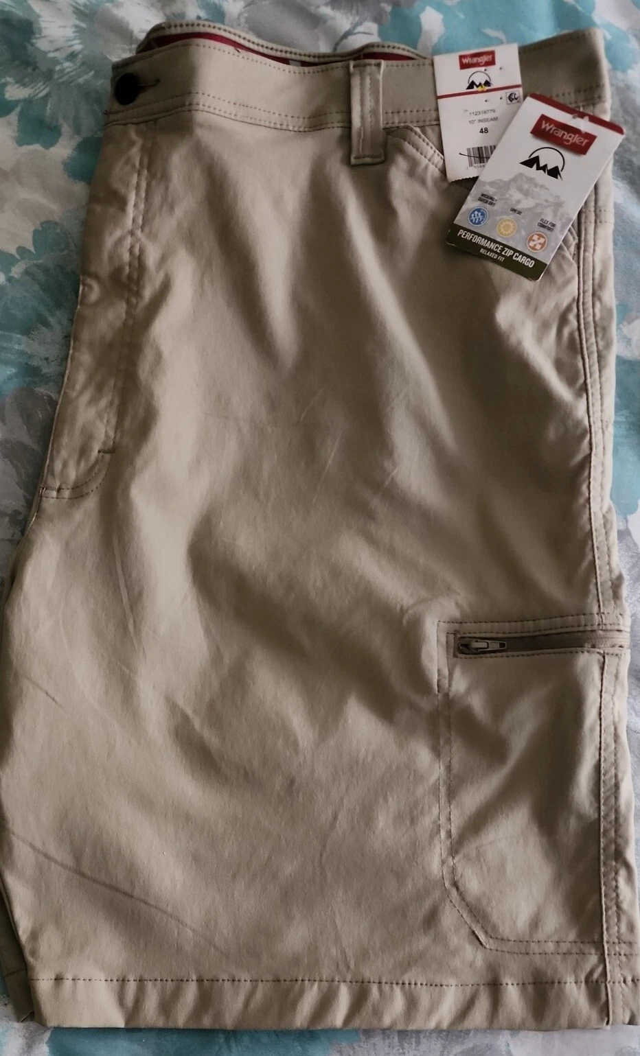 Wrangler Size 48 ~ Cargo Utility Pockets ~ Relaxed Fit ~ 10" Inseam KHAKI Shorts