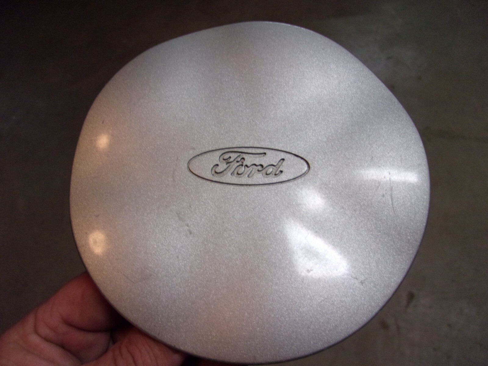 19961999 Ford Taurus Wheel Center Cap HUBCAP F6DC1A096AA OEM