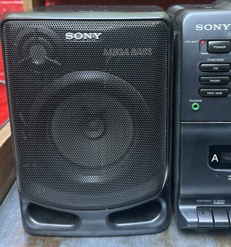 VINTAGE 1994 SONY BOOMBOX ~ Model CFD-550. Works But See Description For Details - Picture 3 of 10