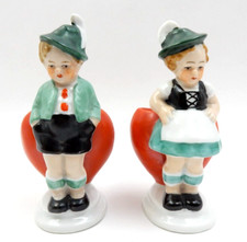 VINTAGE HARTWIG GERMAN BOY & GIRL MINI BUD VASES, ART DECO CERAMIC FIGURINE SET