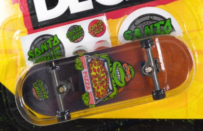 Tech Deck Santa Cruz Skateboards TMNT Michelangelo Fingerboard