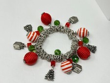 Beautiful Silvertone Red White Green CHRISTMAS Charm 7.75" Stretch Bracelet