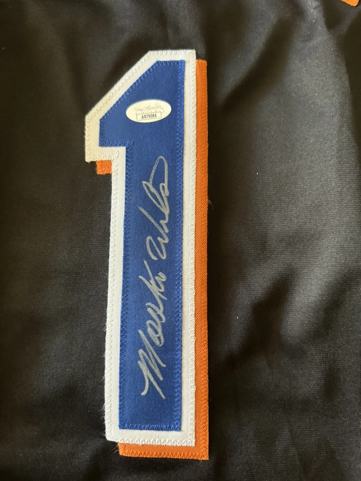 Beautiful MOOKIE WILSON Signed  NEW YORK METS Jersey JSA AUTHENTICATED - Image 2 of 3