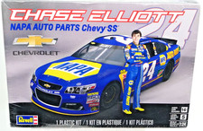 Revell 85-4222 - 1/24 2017 #24 Chase Elliott Chevy SS NAPA AUTO NASCAR Model Kit