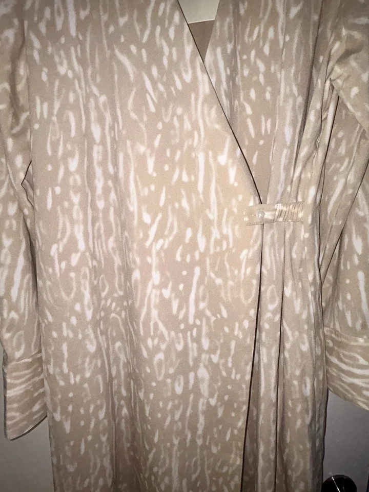 NWT Calvin Klein Beige/White Women's Long Sleeved Wrap Dress Size 16 - Image 3 of 4