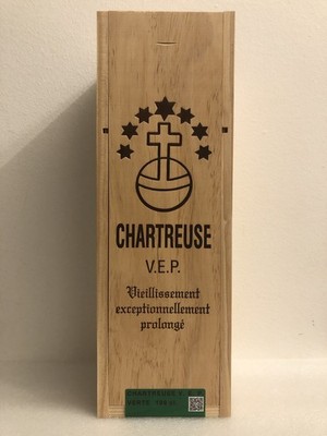 Chartreuse V.E.P. verte 2025 VEP green in wooden box 1l 54% liquor from barrique