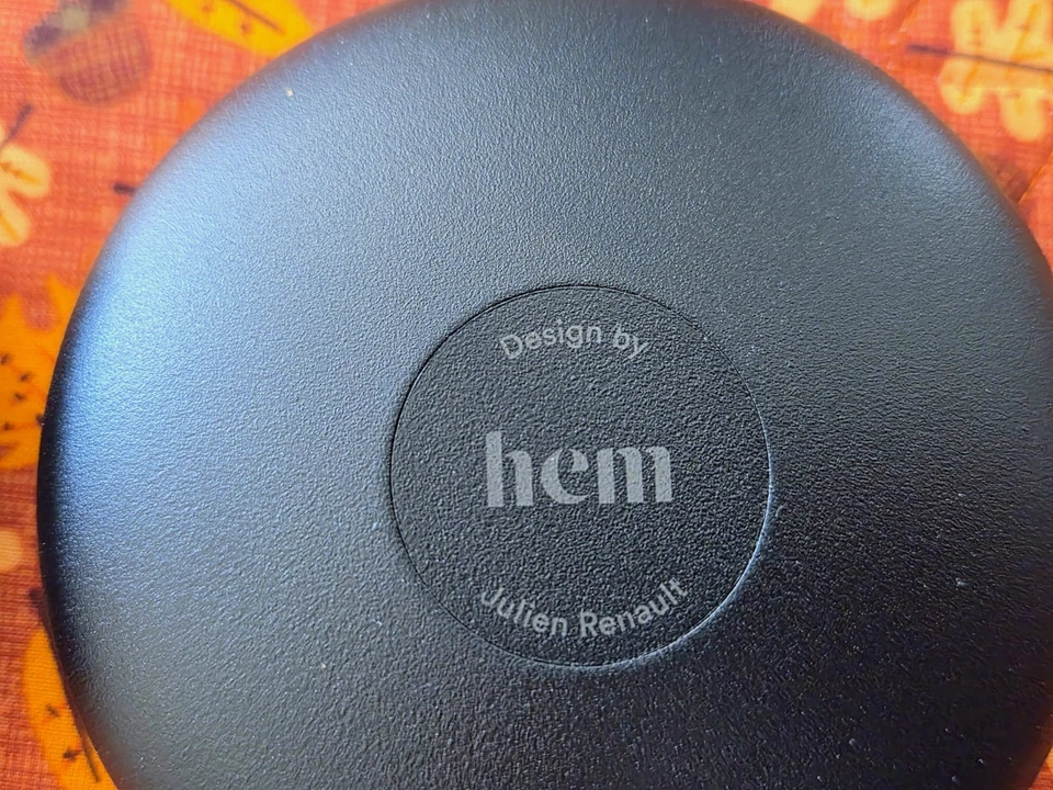 Par de Candelabros de Metal Perforado HEM Julien Renault Hecho en Polonia Foto 3 de 4