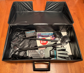 Power Glove complete in box black travel salesman case nintendo nes RARE MINT