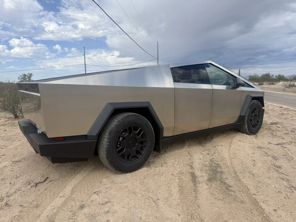 2024 Tesla Cybertruck основа серии полный привод - Изображение 4 из 4