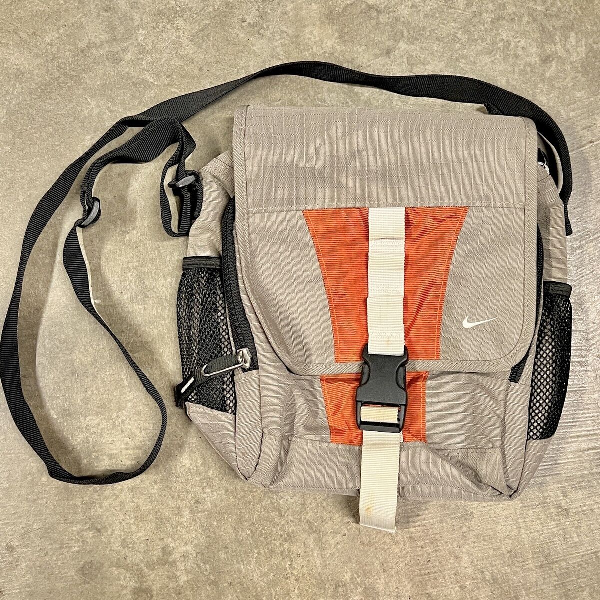 Y2K Nike Sling Bag Crossbody Shoulder Zip Pouch Orange Beige Y2K Nike Sling Bag Crossbody Shoulder Zip Pouch Orange Beige