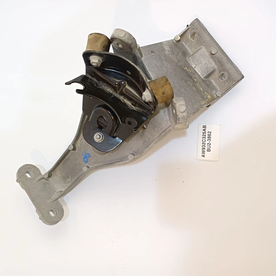 2010-2018 Jaguar XJ ABS PUMP MOUNT BRACKET AW932C325AB - Изображение 4 из 4