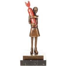 Bronze Skulptur Bomb Hugger auf schwarzem Marmor sockel nach Banksy