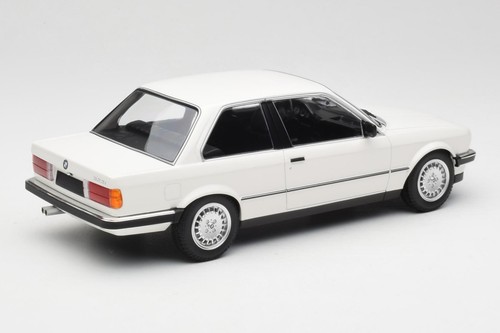 155026005 BMW 323i E21 White Minichamps 1/18 - Foto 2 di 6