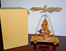 ALTE   ERZGEBIRGE  TISCH  PYRAMIDE ca 28 cm mit BLANK ENGEL FALTENROCKENGEL