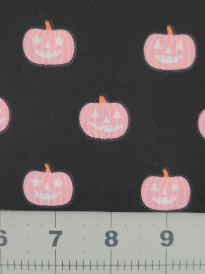 万圣节粉色 Jack O Laterns 黑色棉质面料 2 码 — 第 2/4 张图片