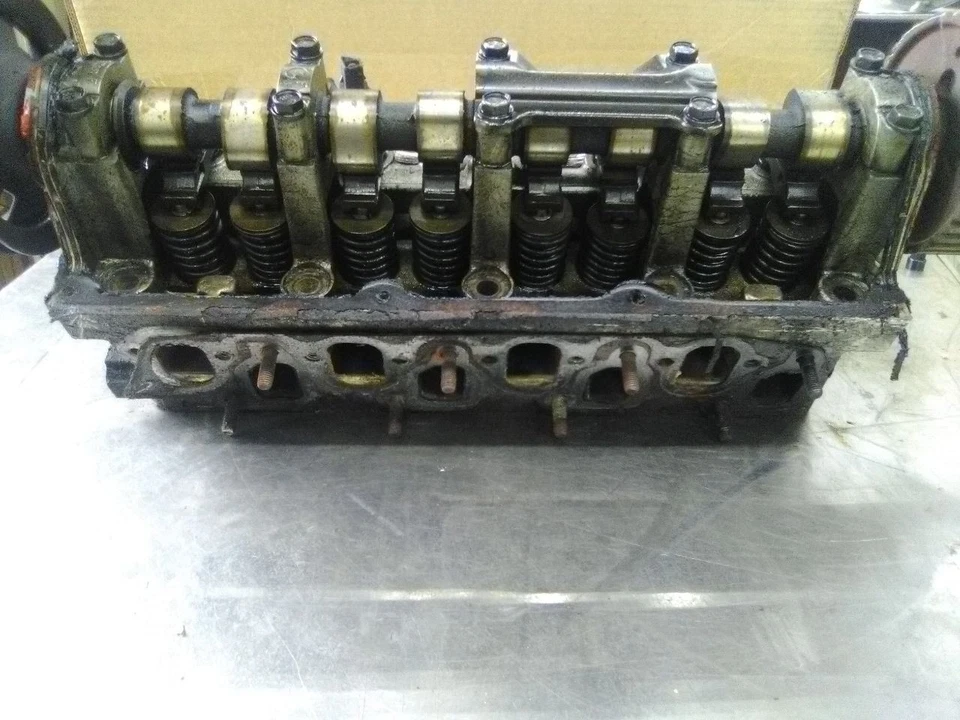 Culata Dodge Caravan 86 4-135 2,2 litros sin turbo Foto 3 de 4