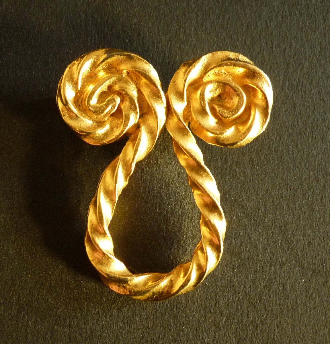 Magnifique Broche Rochas Vintage En Forme De Serrure Dorée - Années 80