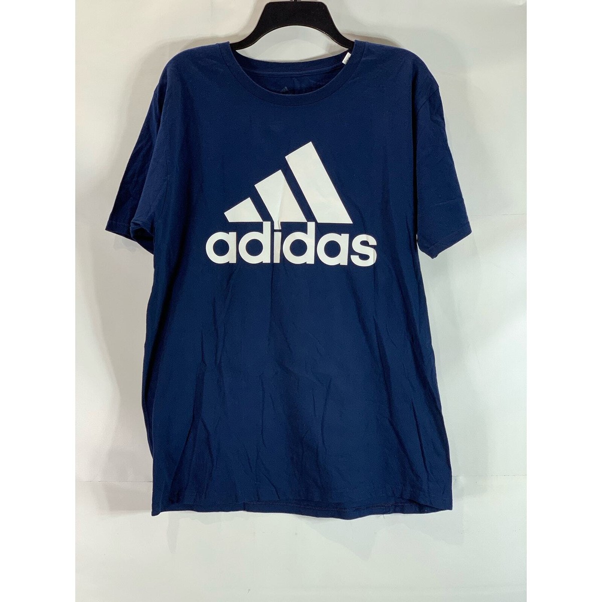 ® THE GO-TO TEE ADIDAS Men's Navy Graphic The-Go-To Short Sleeve Regular-Fit T