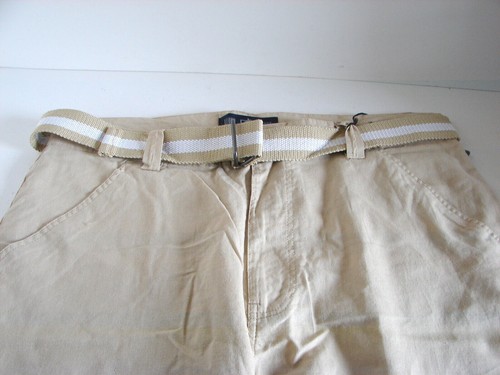 *NEU MIT ETIKETT* GodBody Collection khakifarbene Herrenhose mit Gürtel Größe 36