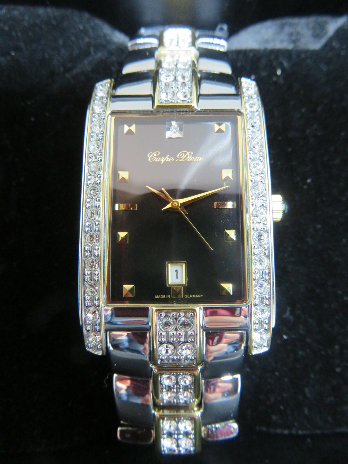Montre Carpe-Diem argent et 48 pierres Swarovski, cadeau idéal femme