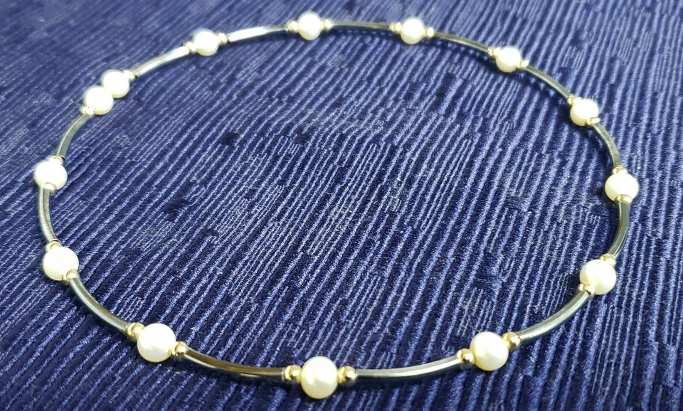 Gargantilla Honora perlas cultivadas de agua dulce con cuentas de oro de 14k y plata de ley Foto 3 de 4