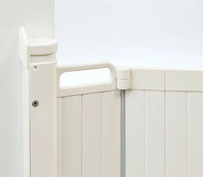BABY DAN BabyDan Guard Me Auto Foldable Compact 55-89cm Folding Safety Stair Gate White