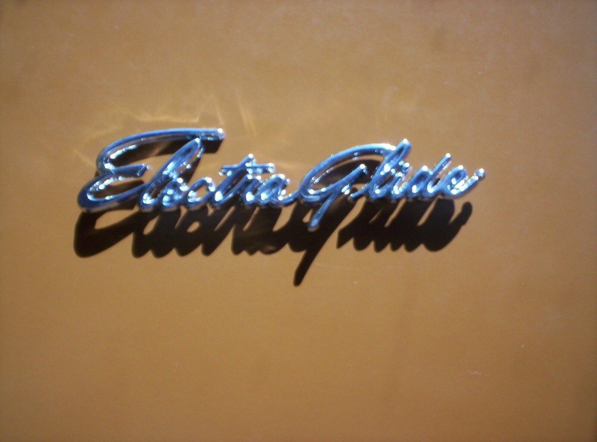 Genuine Harley Davidson OEM Electra Glide fender emblem Set Part