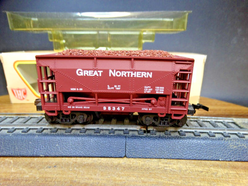 Tolva de ferrocarril modelo Great Northern 95347 escala 36' IHC HO y carga de grava | Zustand: Used