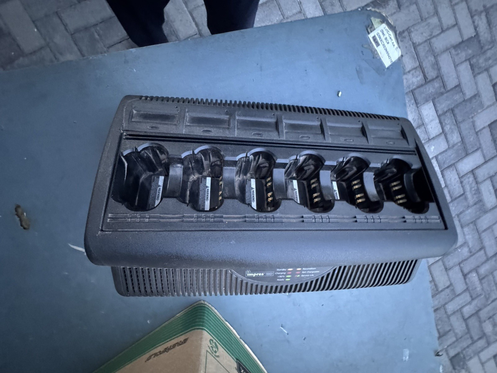 Motorola Impress 6 Slot Multi-Unit Adaptive Charger. Fast free shipping.