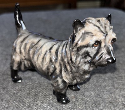 VINTAGE.ROYAL DOULTON CAIRN TERRIER.HN 1035.