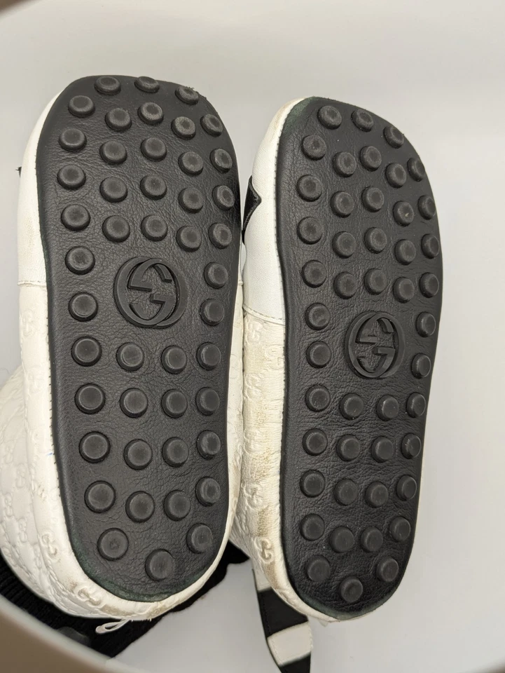 Bota guaxinim infantil Gucci com microguccissima branca - Imagem 3 de 4