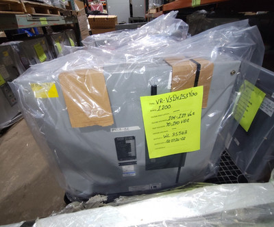 SQUARE D VR V5D4153Y000 5KV 1200AMP MEDIUM VOLTAGE CIRCUIT BREAKER