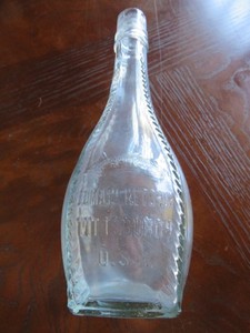Antique Heinz Tomato Ketchup Pittsburgh U.S.A.  Baseball stitch Bottle