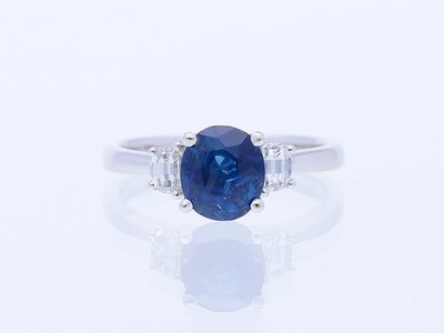 Diamanten Ring Saphir 750 Gold Wert 6.500 EUR IGI Report Top Preis Deta Schmuck