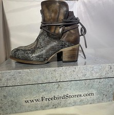 Free Bird Casey Women’s Leather Booties Blue Multi Snake Size 6 New In Box Free Bird Casey Women’s Leather Booties Blue Multi Snake Size 6 New In Box