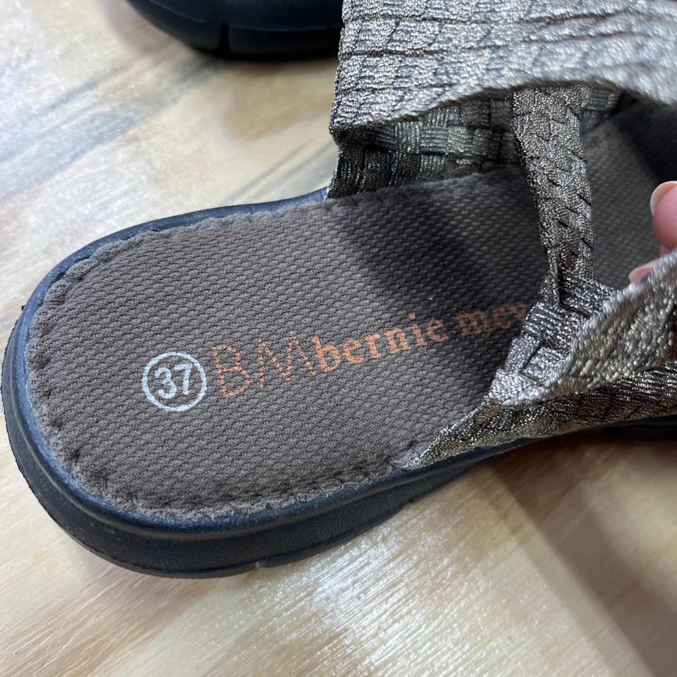 Женские удобные сандалии Bernie Mev размер ЕС 37/США 6,5 металлик золото бронза тканые - Изображение 3 из 4