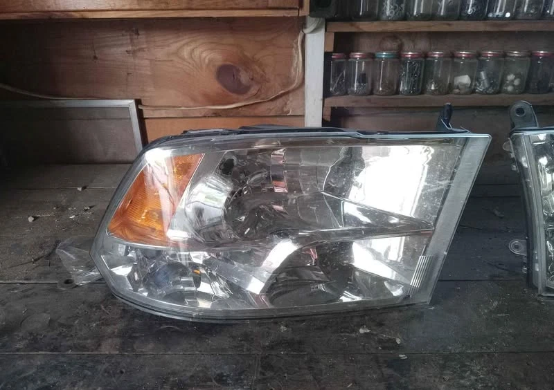 Faros Ram 3500 2008-2018 OEM Foto 2 de 3