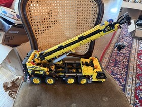 LEGO TECHNIC Mobile Crane Truck 42108 complete set with manual and pre built 