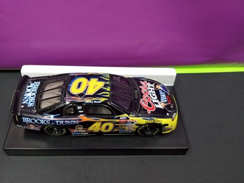 Action #40 Sterling Marlin Coors Light Brooks & Dunn 1:64 NASCAR Car Limited - Picture 9 of 13